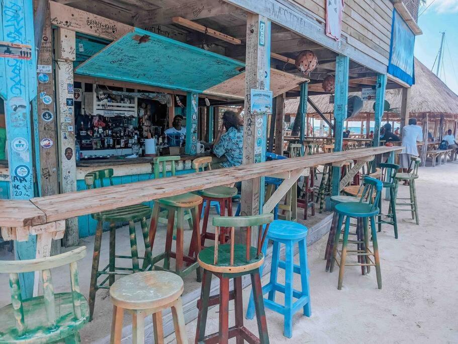 Vacation Home Blue Lotus Caye Caulker Ngoại thất bức ảnh